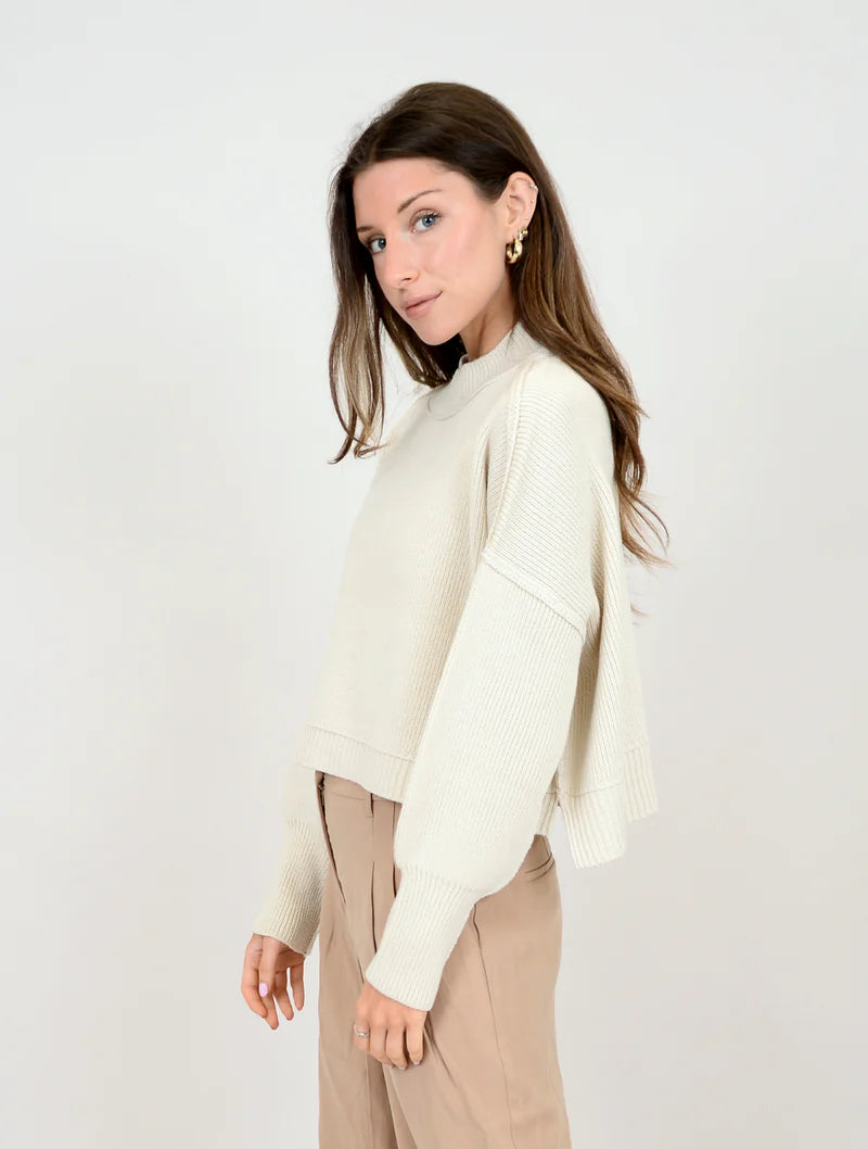 Sumire Cropped Sweater - White Beach